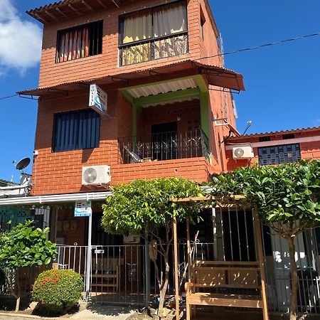 Mi Pueblo Natal Aptos Y Habitaciones Necoclí Kültér fotó